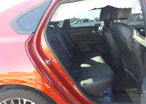 2022 Kia Forte Gt-Line z USA, uszkodzony, nr VIN 3KPF54AD3NE508790